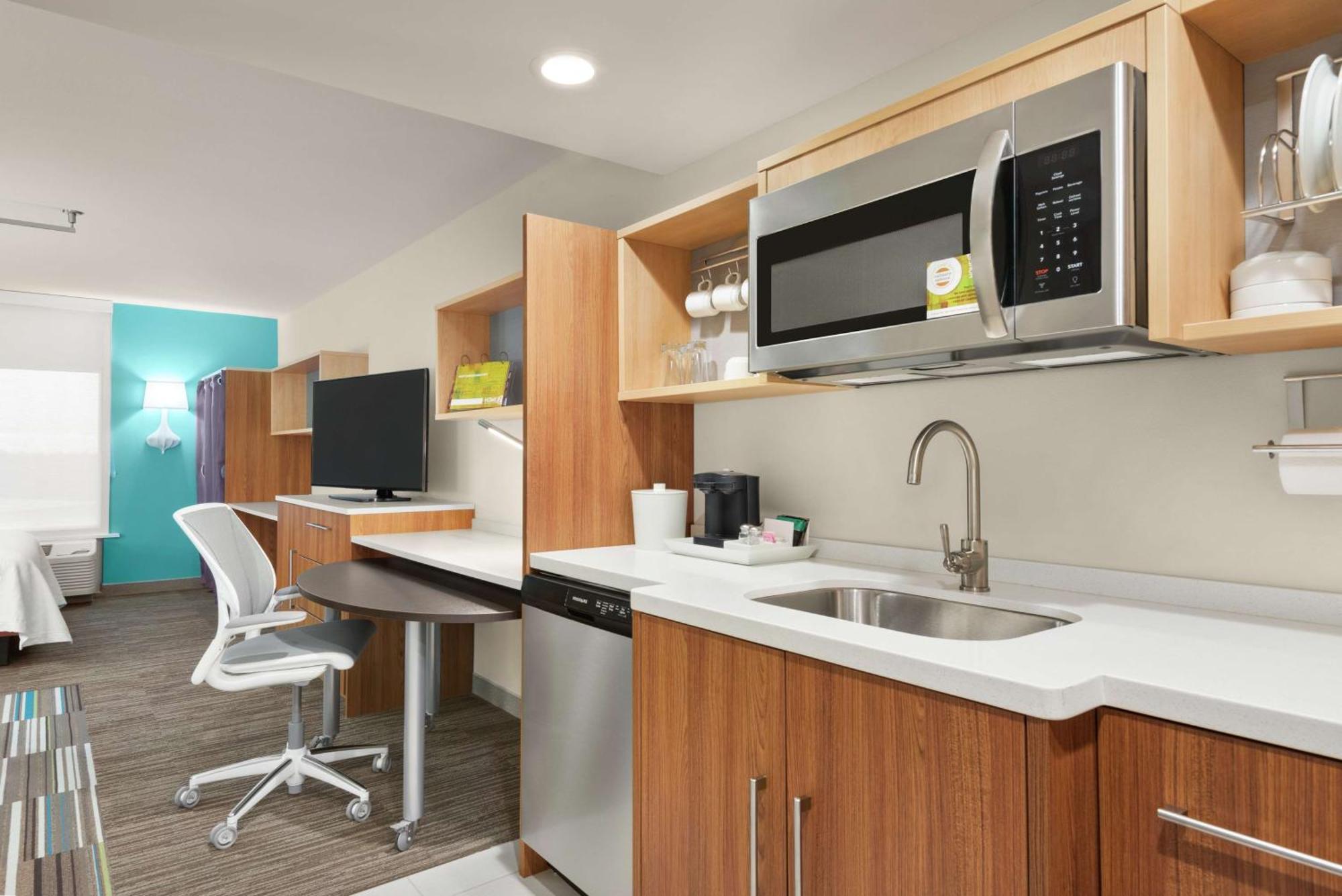 Hotel Home2 By Hilton Potomac Mills 3*